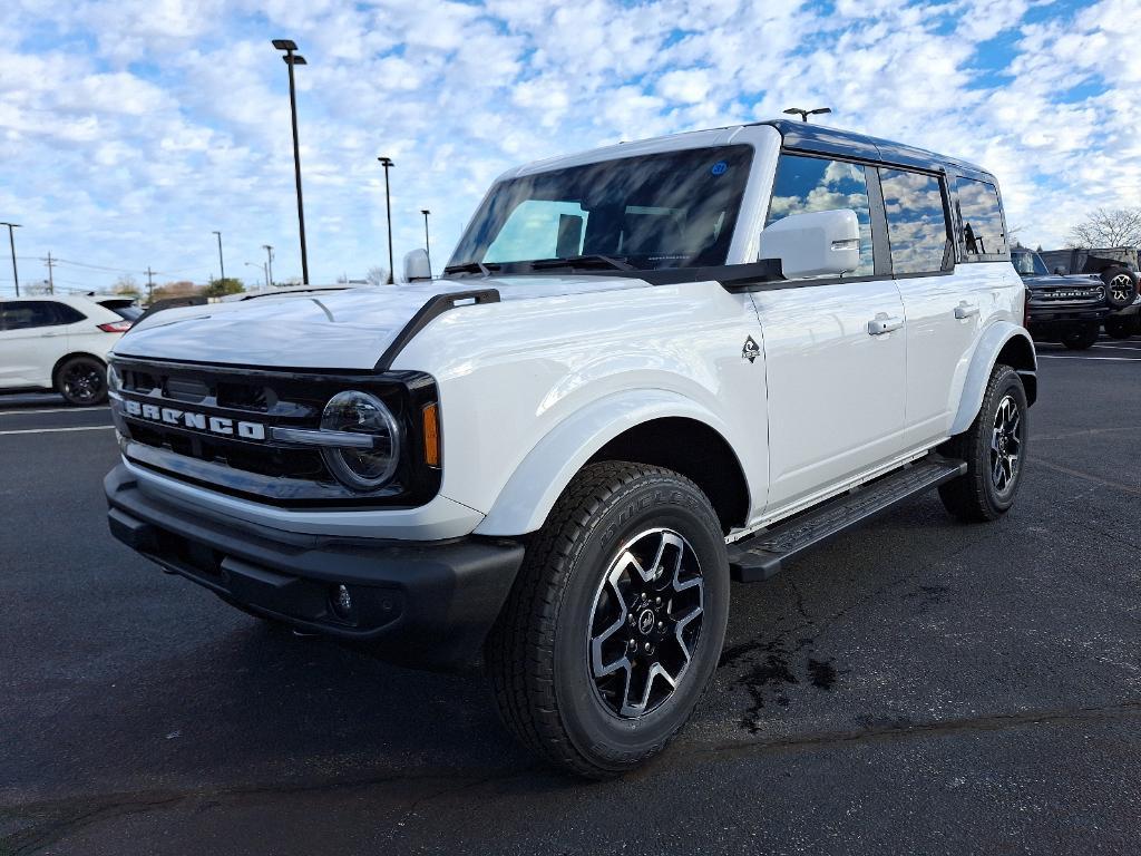 new 2024 Ford Bronco car, priced at $53,555