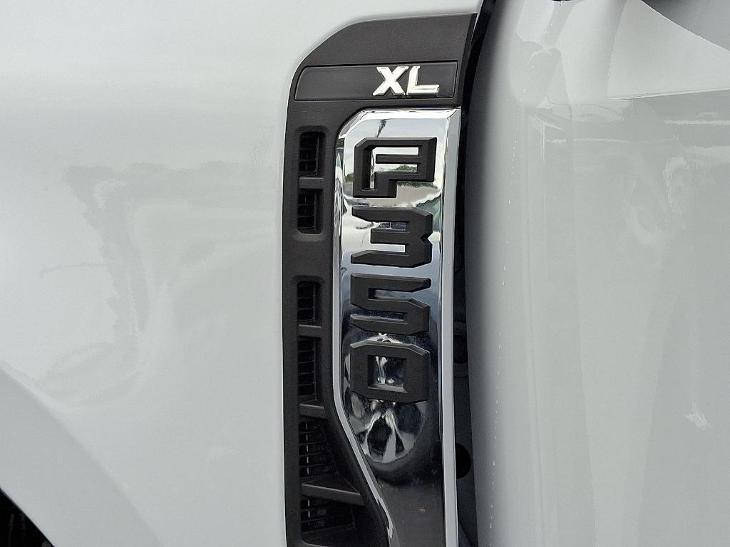 new 2025 Ford F-350 car, priced at $58,255
