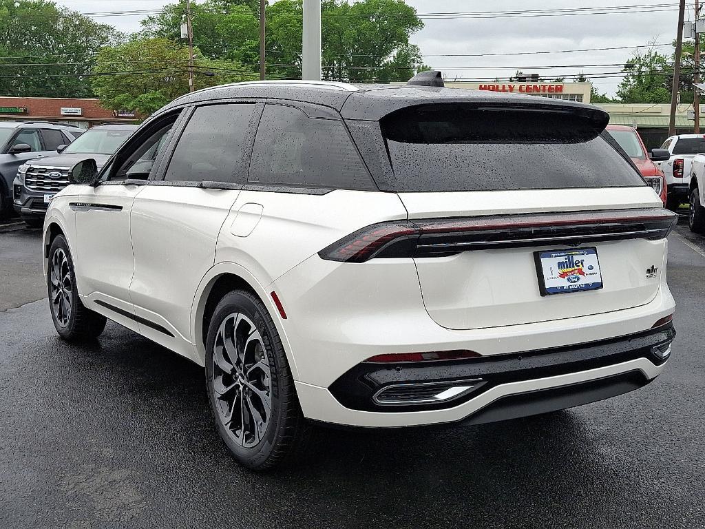 new 2025 Lincoln Nautilus car, priced at $63,455
