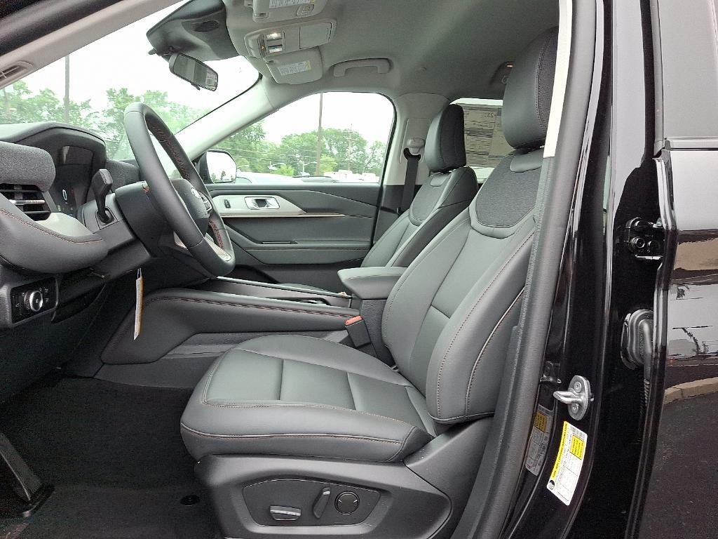 new 2025 Ford Explorer car, priced at $48,585