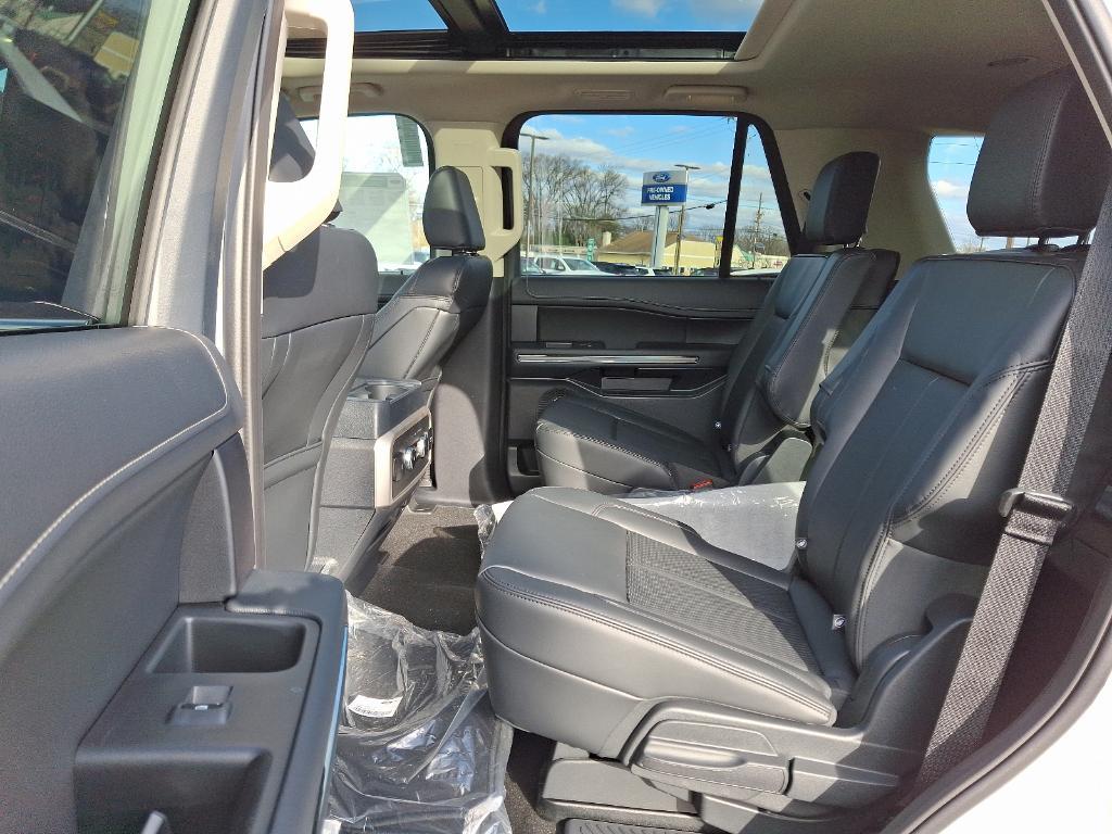 new 2024 Ford Expedition car, priced at $70,062