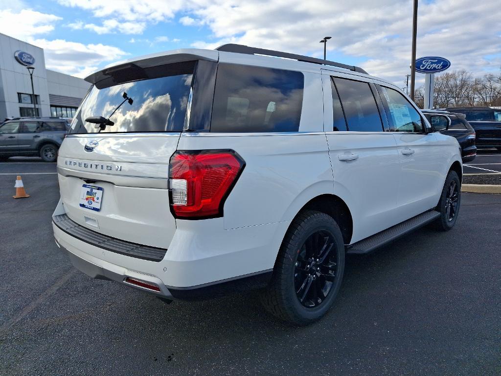 new 2024 Ford Expedition car, priced at $70,062