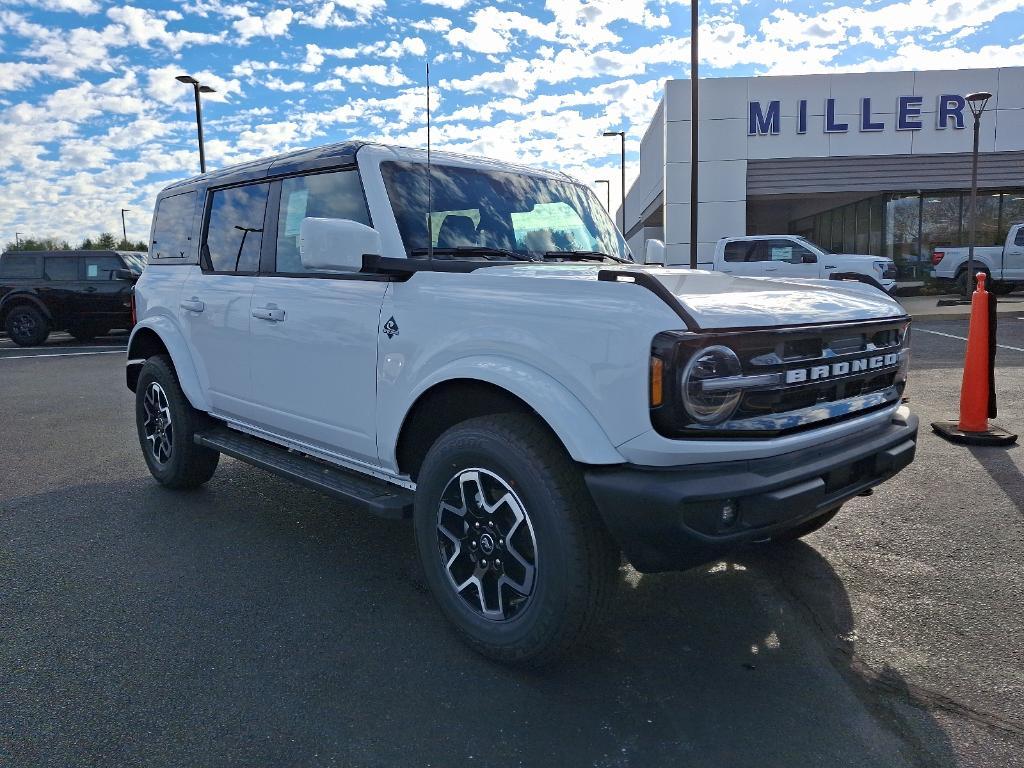 new 2024 Ford Bronco car, priced at $50,625