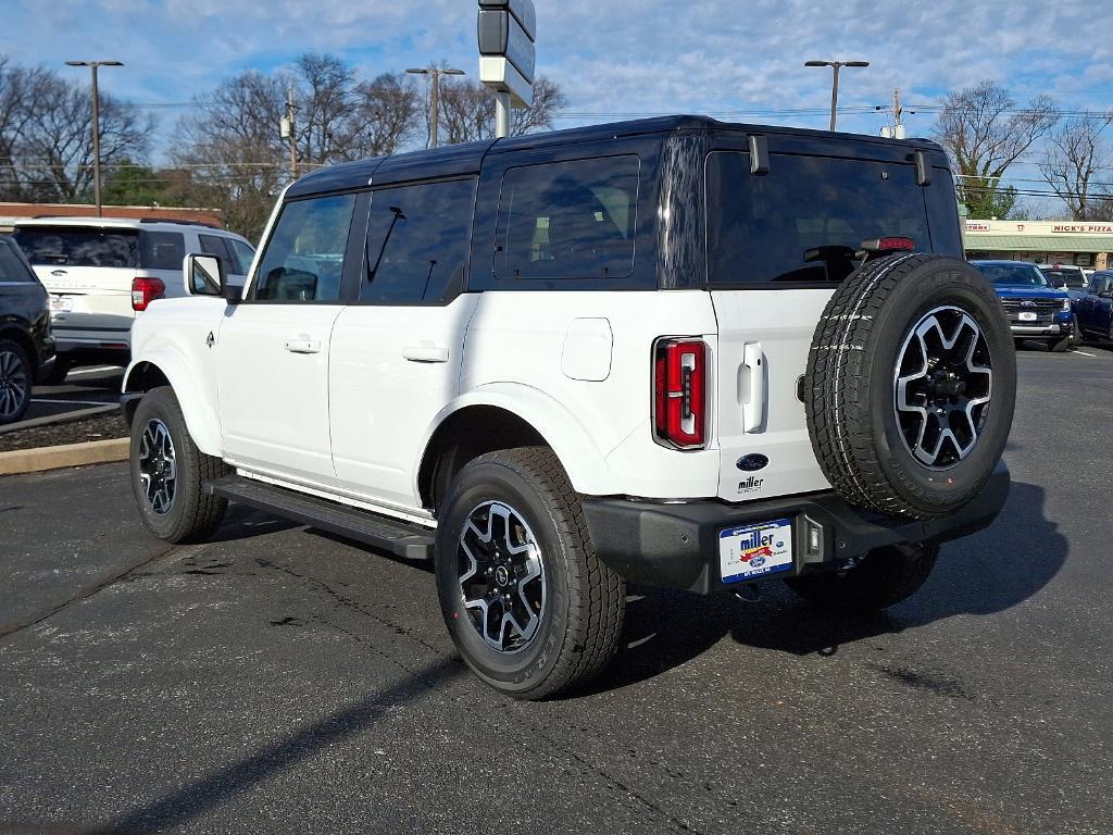 new 2024 Ford Bronco car, priced at $50,625