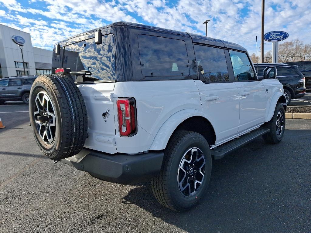 new 2024 Ford Bronco car, priced at $50,625