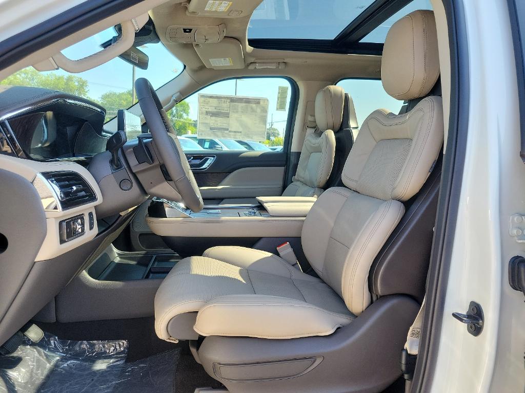 new 2024 Lincoln Navigator L car, priced at $109,645