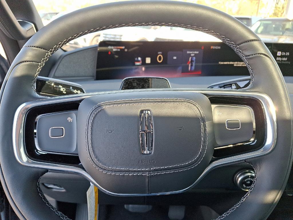 new 2025 Lincoln Navigator car, priced at $105,985