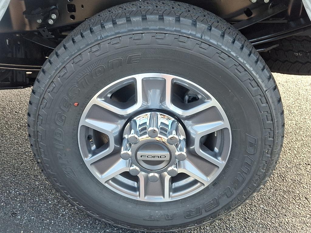 new 2025 Ford F-250 car, priced at $62,260