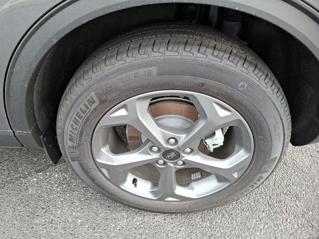 new 2025 Ford Escape car, priced at $33,275