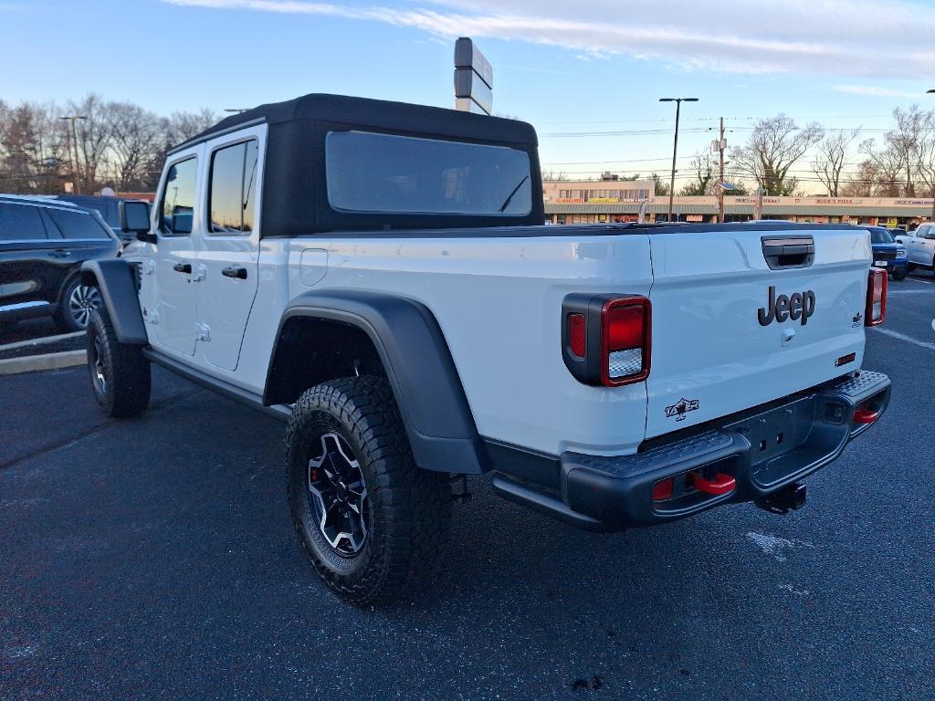 used 2023 Jeep Gladiator car, priced at $40,690