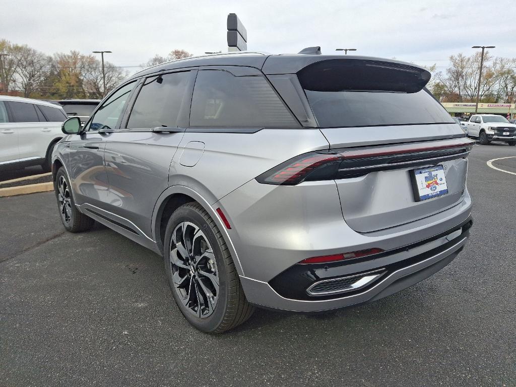 new 2025 Lincoln Nautilus car, priced at $62,605