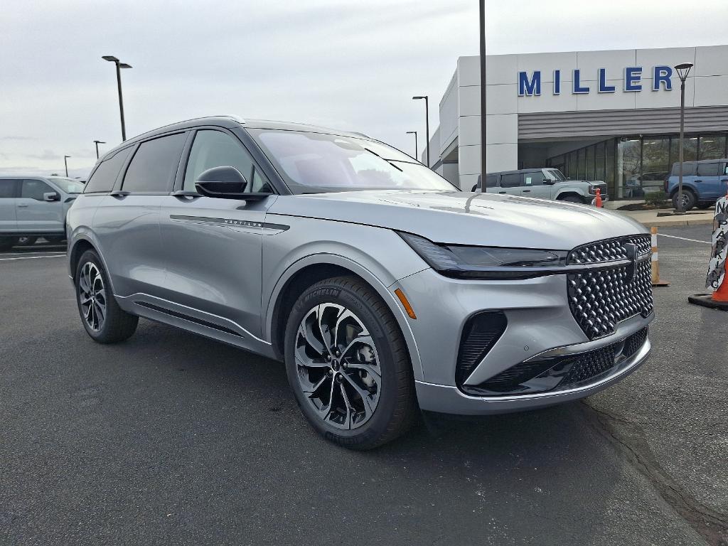 new 2025 Lincoln Nautilus car, priced at $62,605