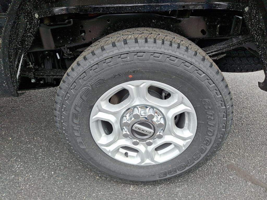 new 2025 Ford F-250 car, priced at $69,995