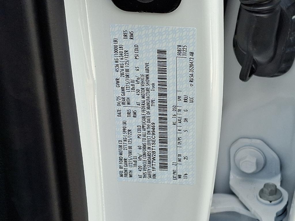new 2025 Ford F-250 car, priced at $73,300