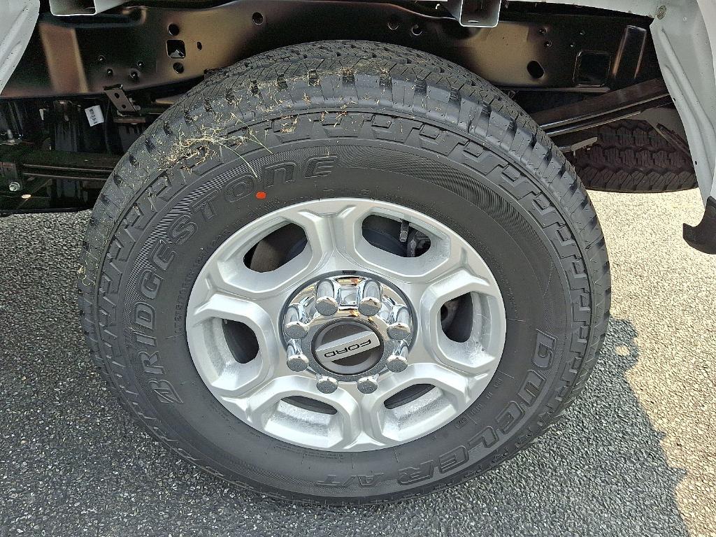 new 2025 Ford F-250 car, priced at $73,300