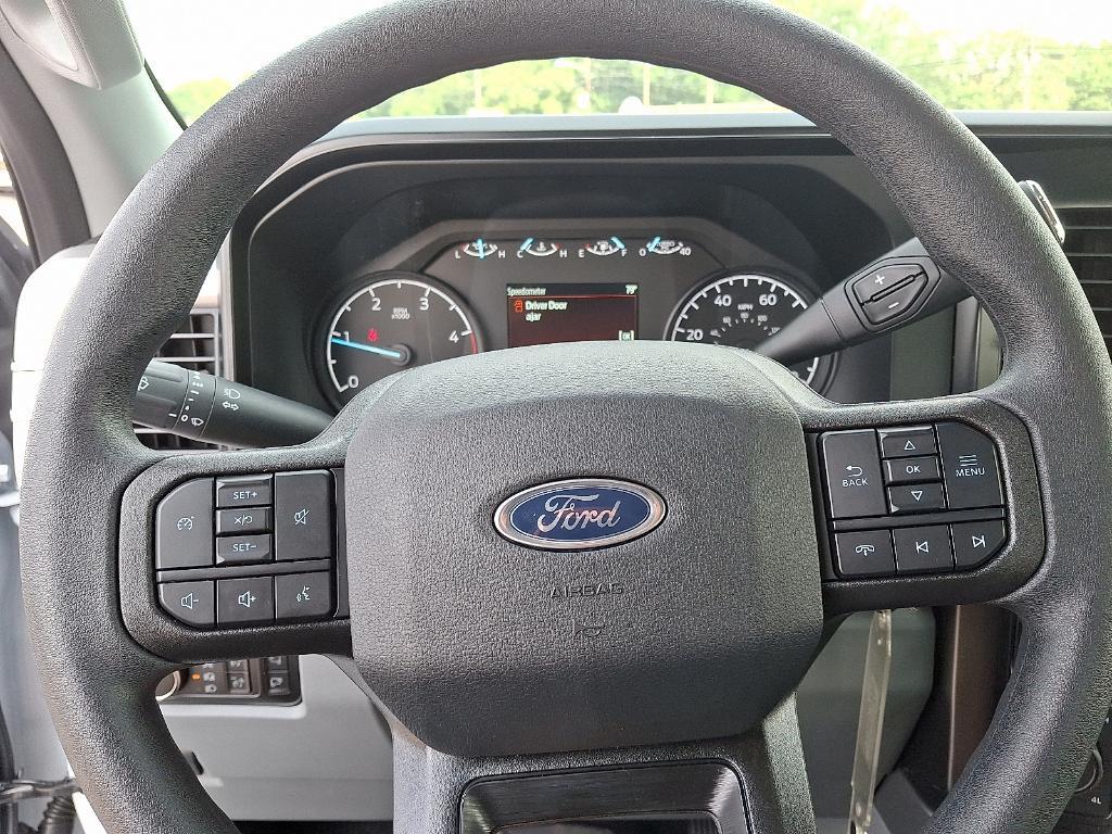 new 2025 Ford F-250 car, priced at $73,300