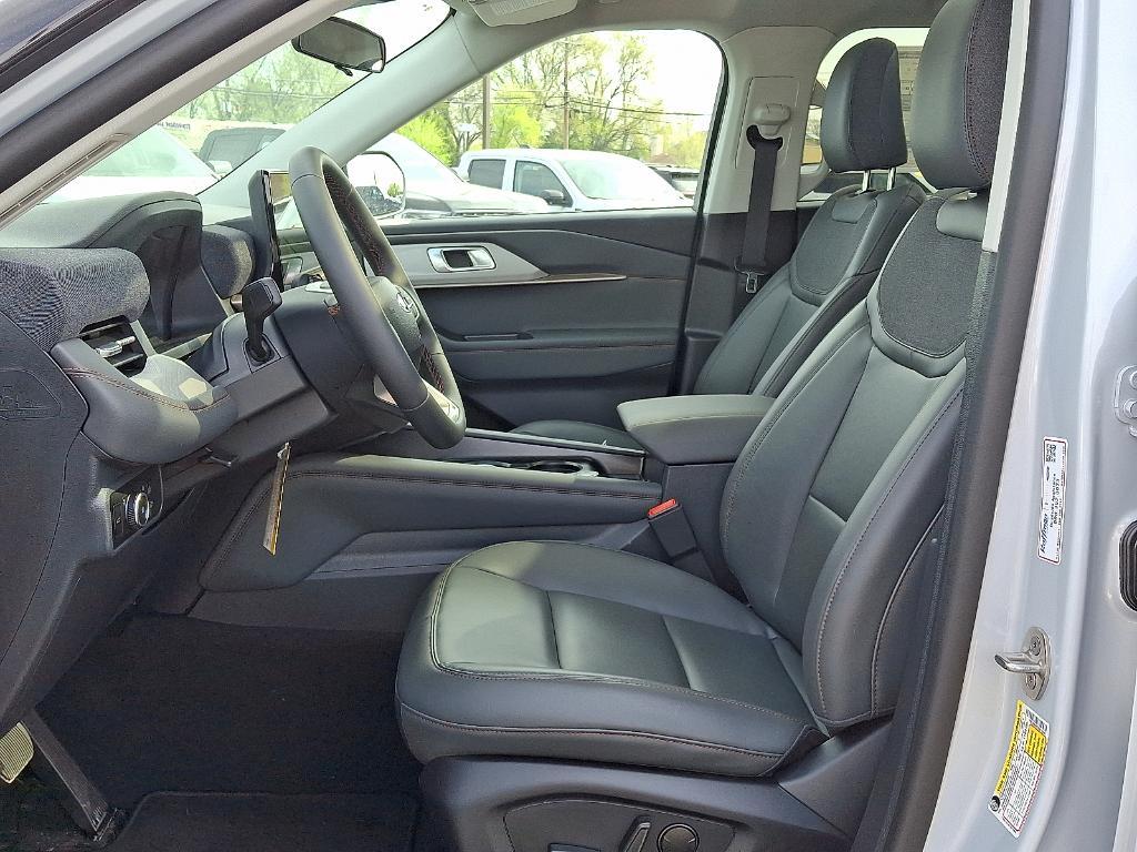 new 2025 Ford Explorer car, priced at $49,900