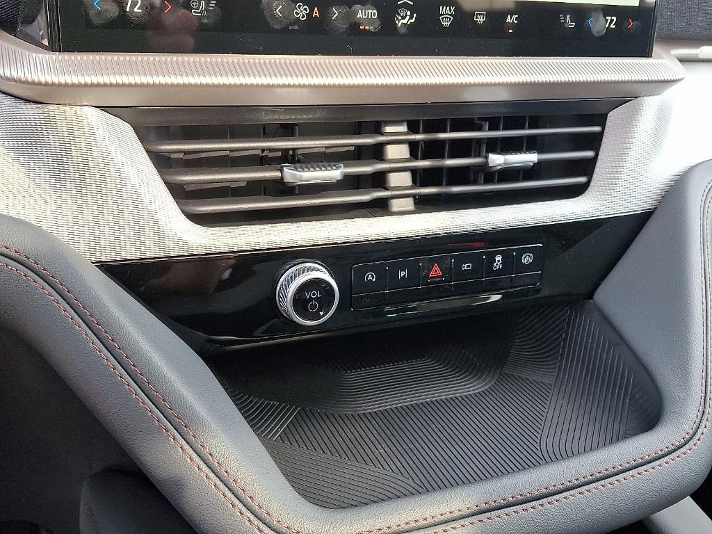 new 2025 Ford Explorer car, priced at $49,900