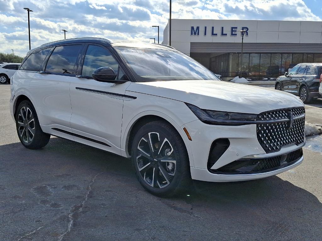 new 2025 Lincoln Nautilus car, priced at $66,205