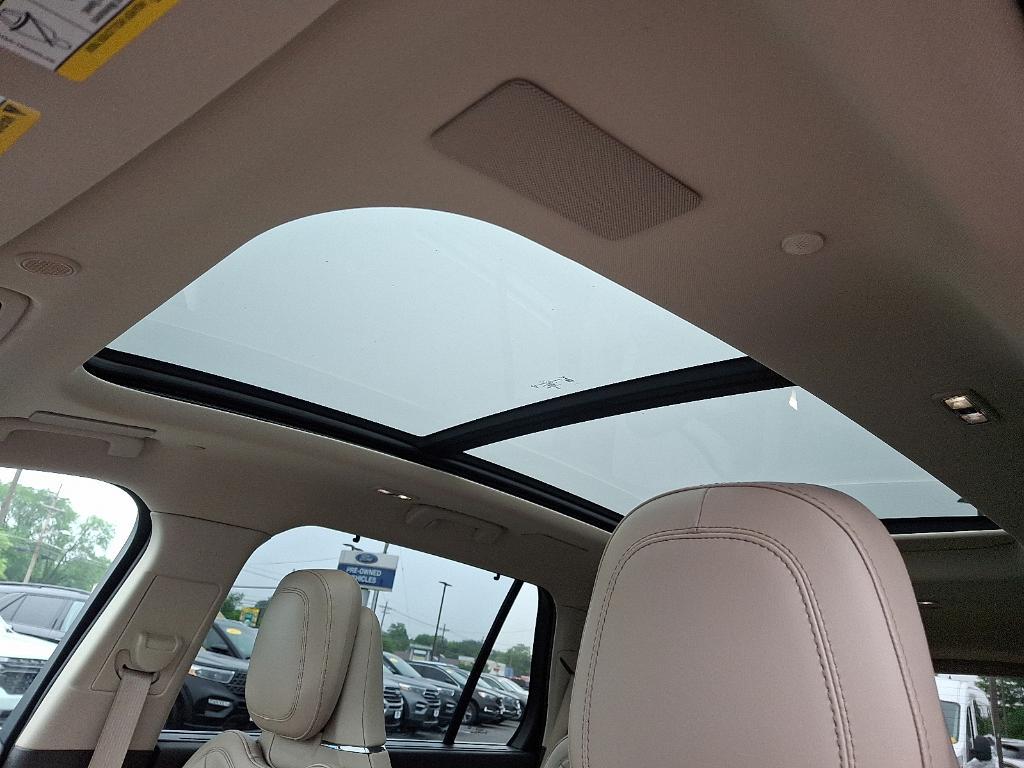 used 2022 Lincoln Aviator car, priced at $37,290