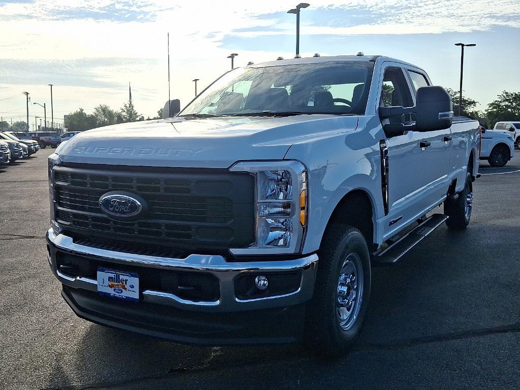 new 2025 Ford F-350 car, priced at $69,140