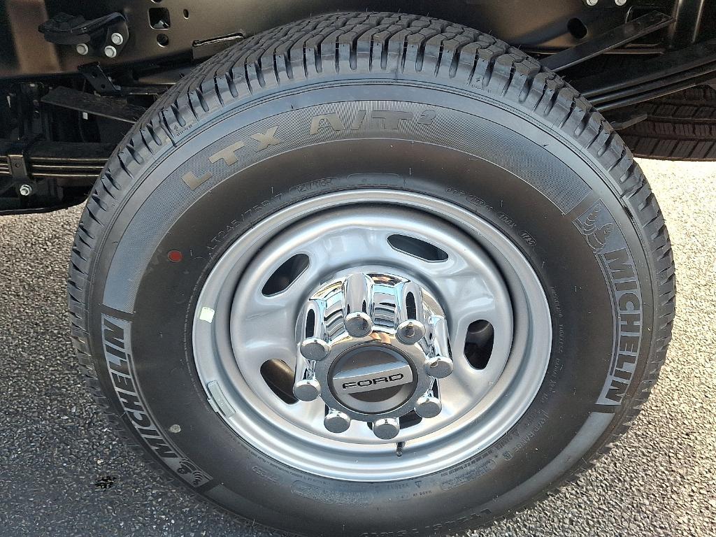 new 2025 Ford F-350 car, priced at $69,140