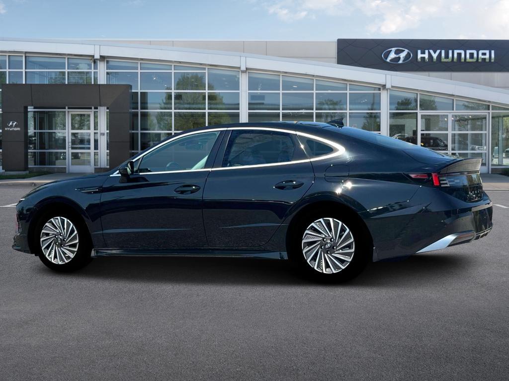 new 2025 Hyundai Sonata Hybrid car, priced at $32,715