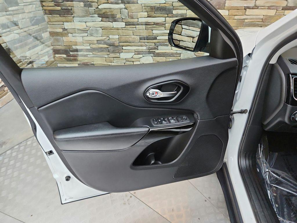 used 2021 Jeep Cherokee car, priced at $20,299