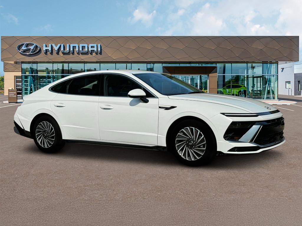 new 2025 Hyundai Sonata Hybrid car, priced at $33,593