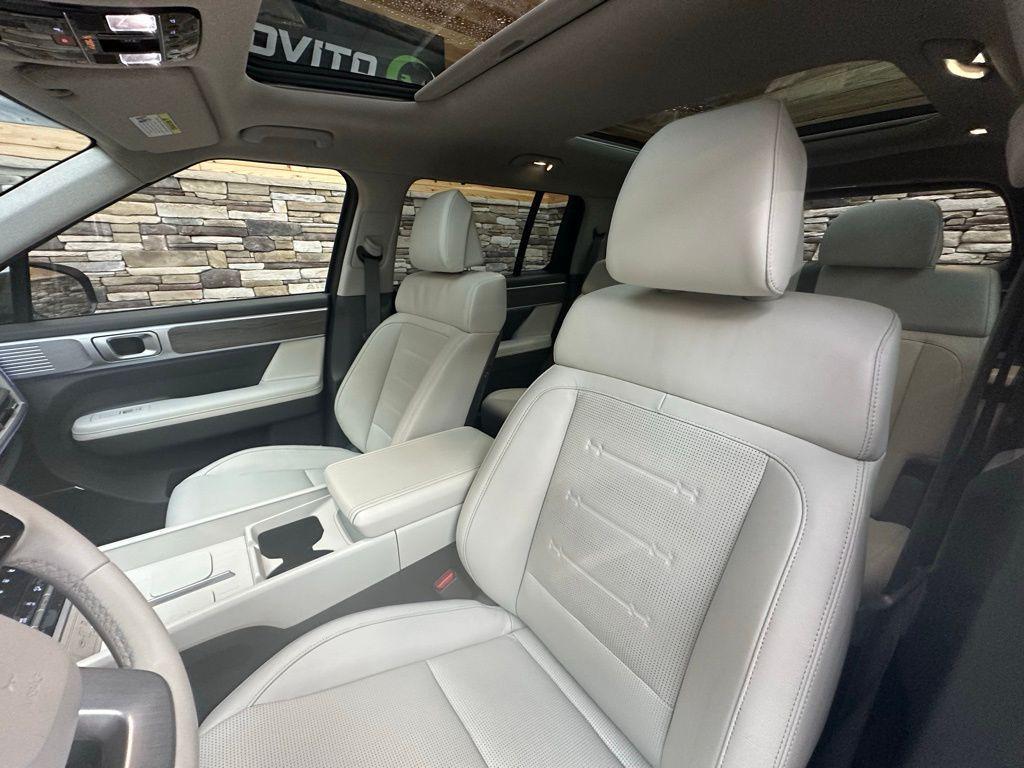 used 2024 Hyundai Santa Fe car, priced at $39,999