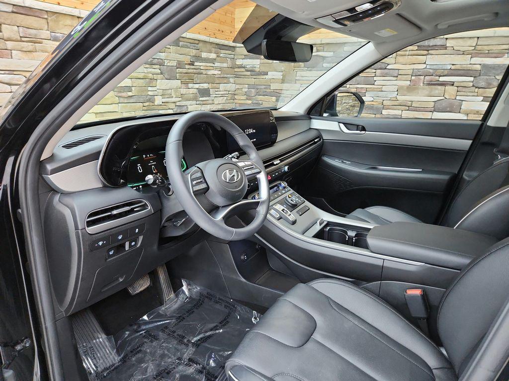 used 2024 Hyundai Palisade car, priced at $37,999
