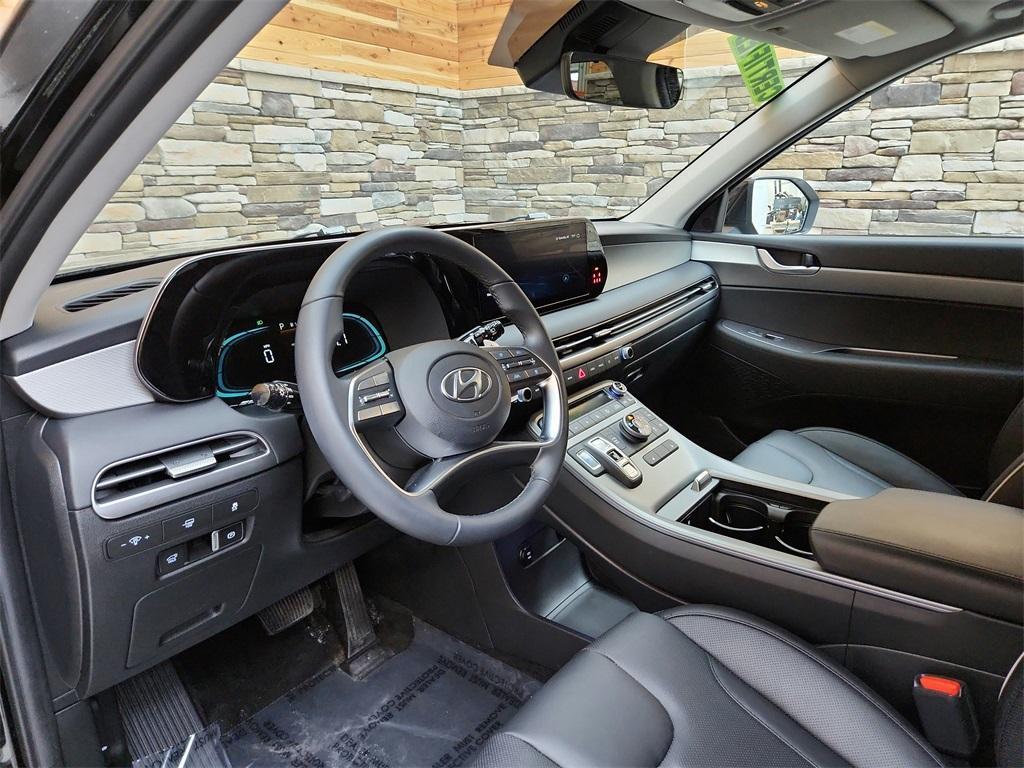 used 2025 Hyundai Palisade car, priced at $44,599
