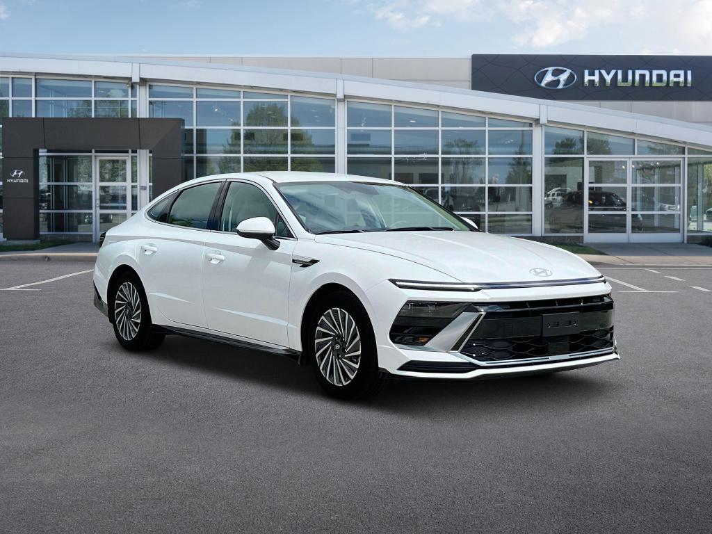 new 2025 Hyundai Sonata Hybrid car, priced at $33,190