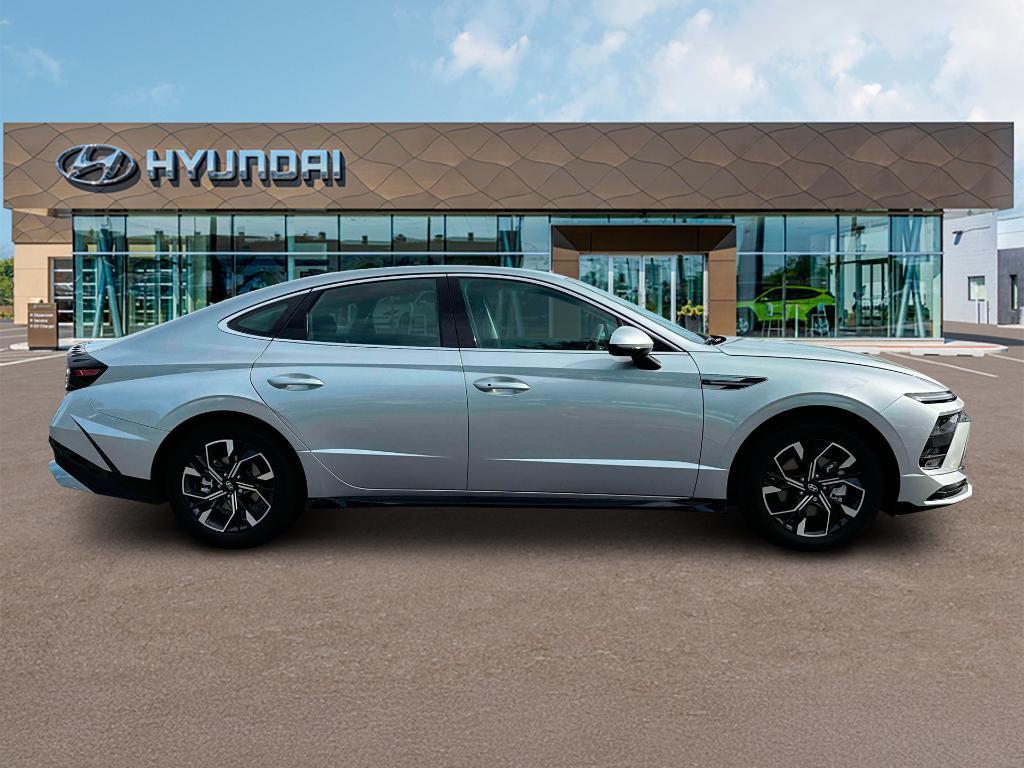 new 2025 Hyundai Sonata car, priced at $30,038