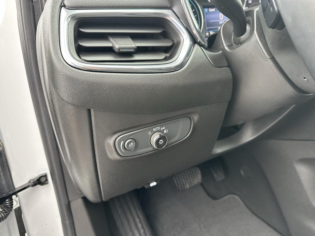 used 2023 Chevrolet Equinox car, priced at $25,999