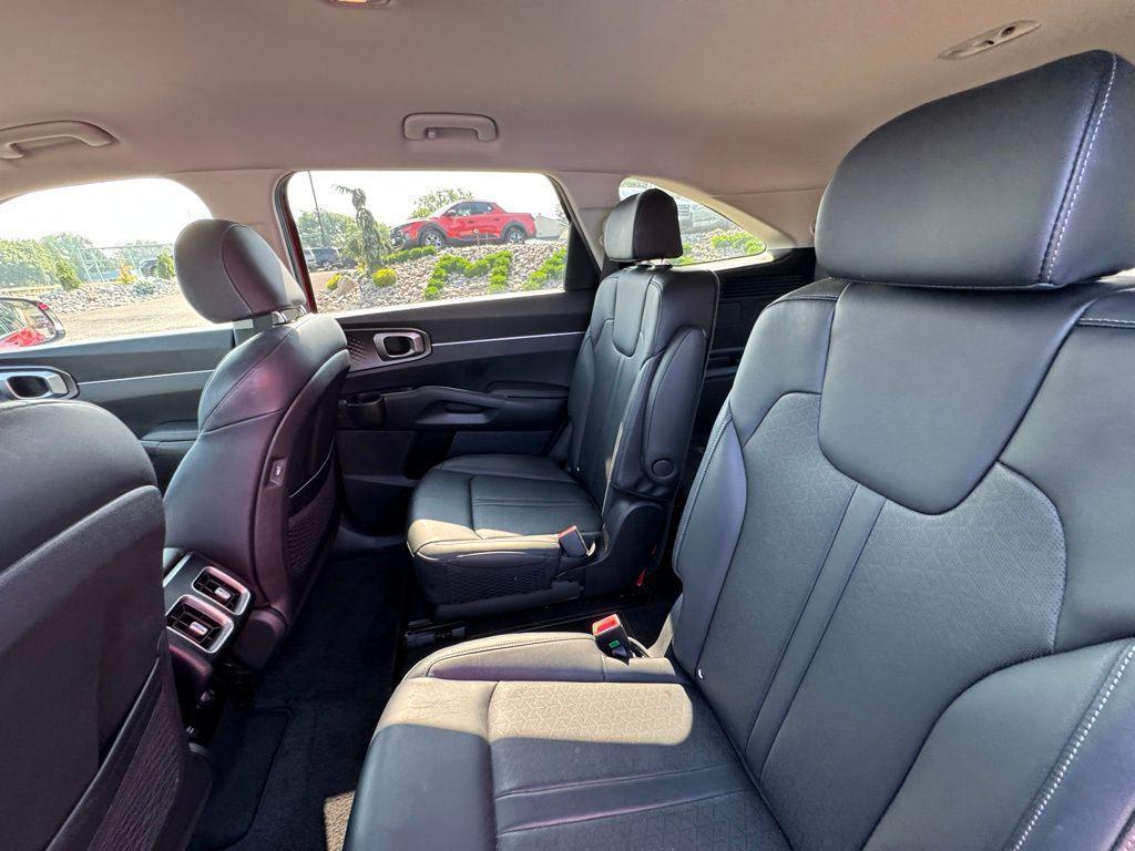 used 2022 Kia Sorento Hybrid car, priced at $26,199