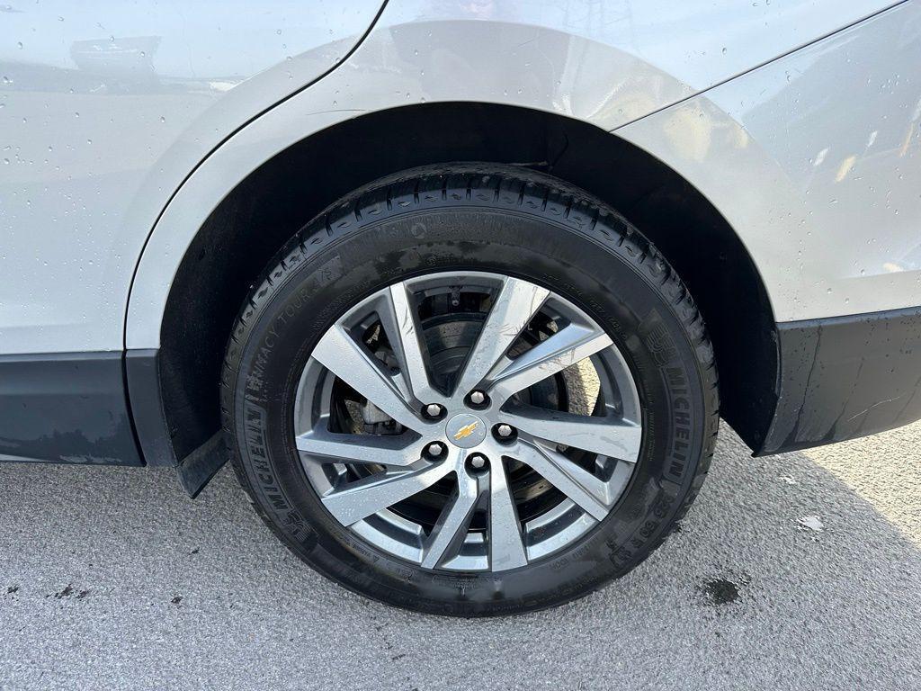 used 2022 Chevrolet Equinox car, priced at $26,999