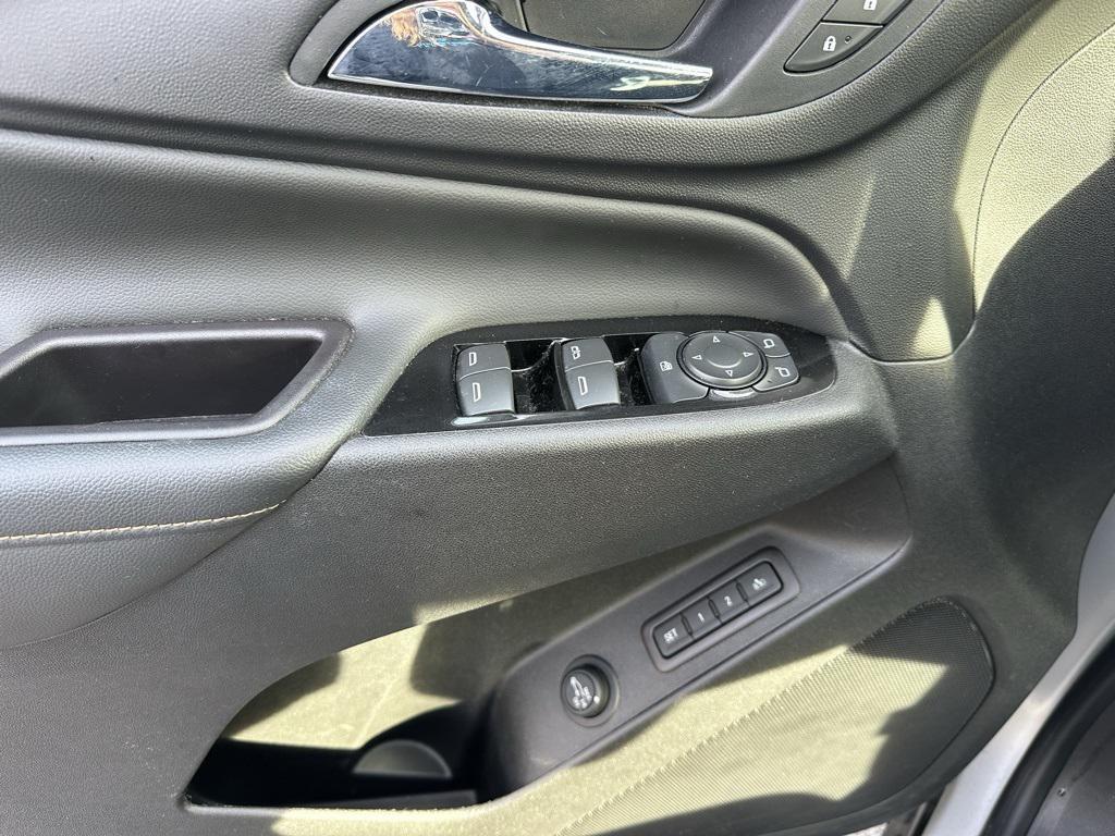 used 2022 Chevrolet Equinox car, priced at $26,999