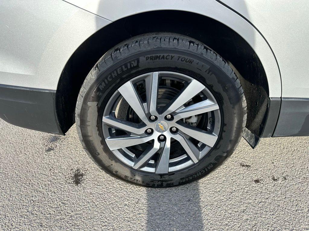 used 2022 Chevrolet Equinox car, priced at $24,999