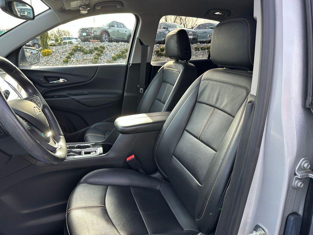 used 2022 Chevrolet Equinox car, priced at $26,999