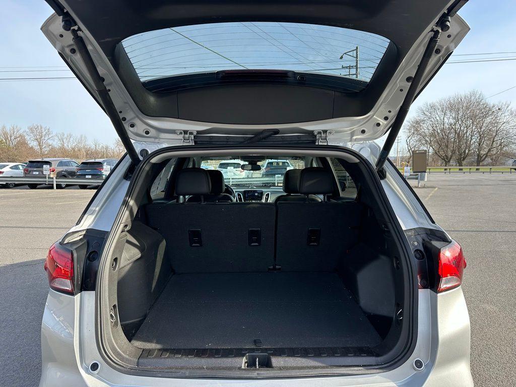 used 2022 Chevrolet Equinox car, priced at $24,999