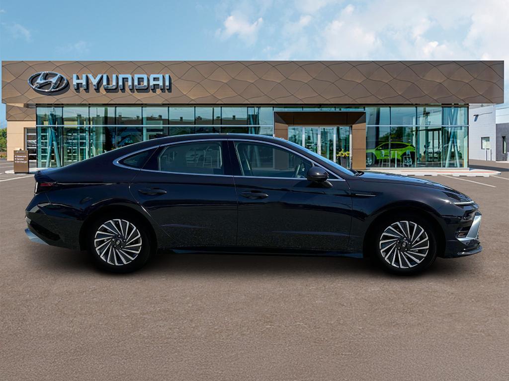 new 2025 Hyundai Sonata Hybrid car, priced at $39,385
