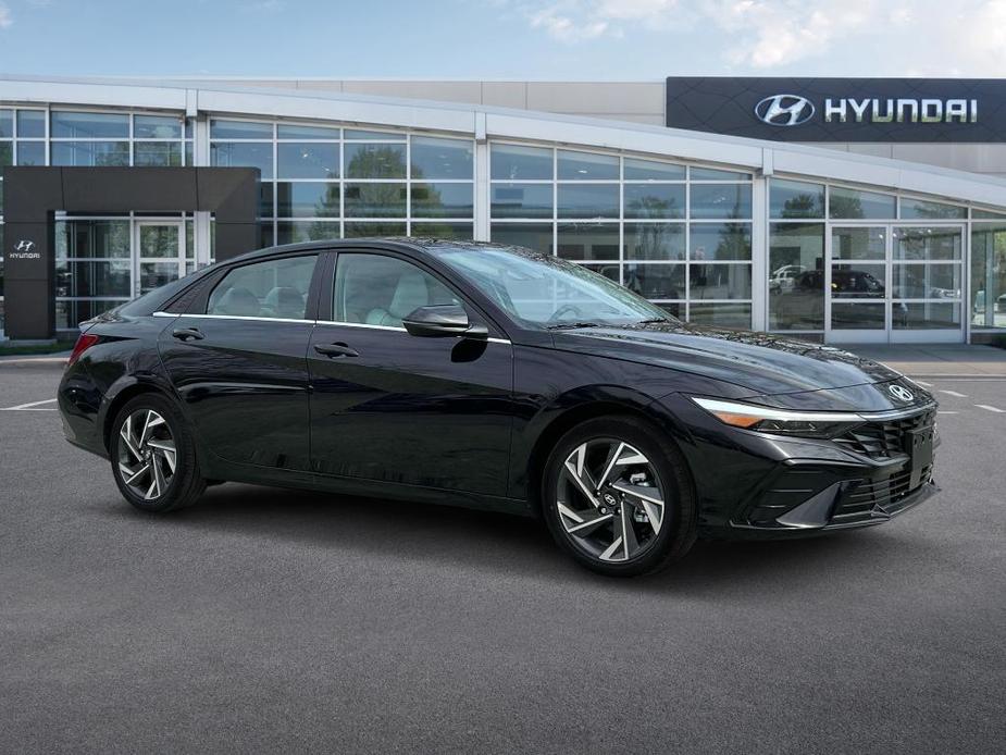 new 2025 Hyundai Elantra HEV car, priced at $31,045