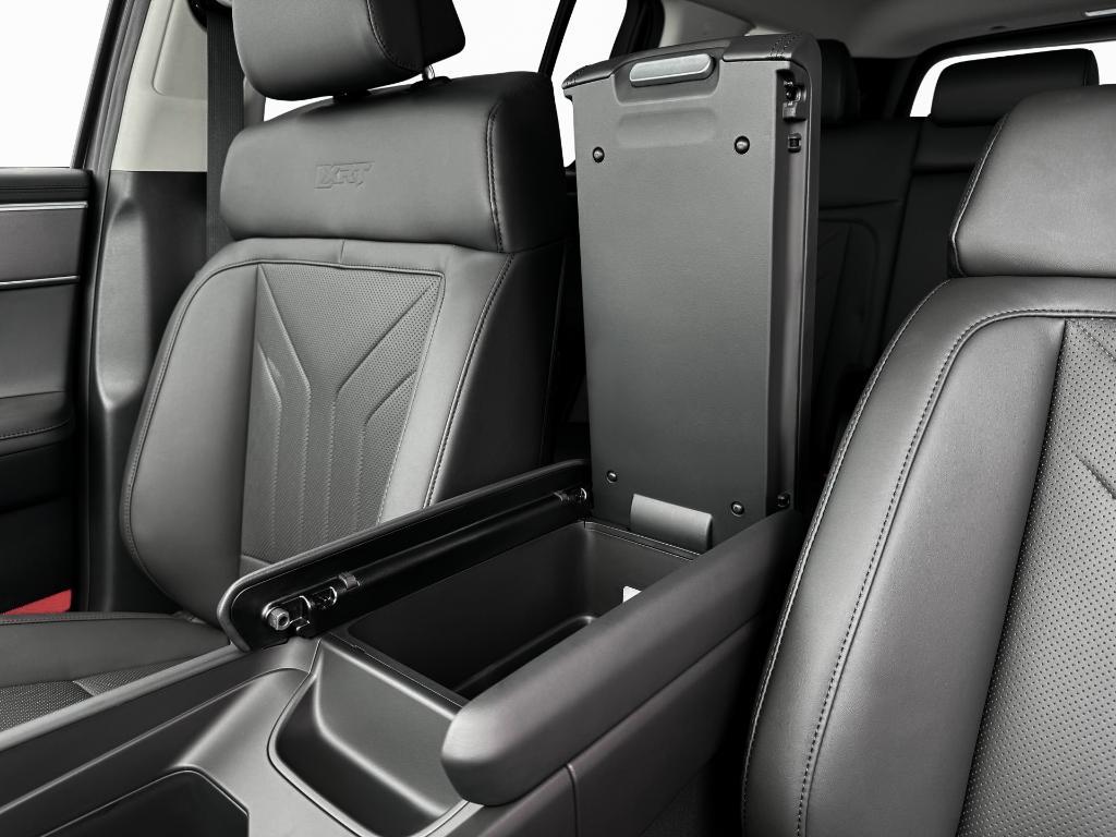 new 2025 Hyundai Santa Fe car, priced at $43,854