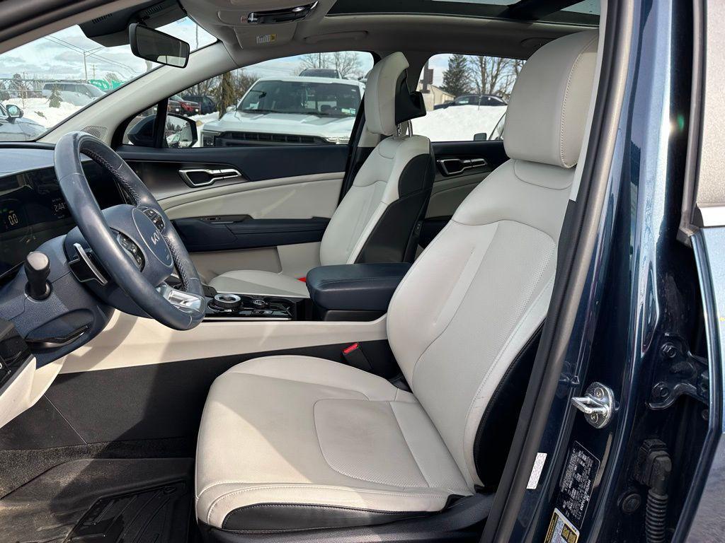 used 2023 Kia Sportage Hybrid car, priced at $24,999
