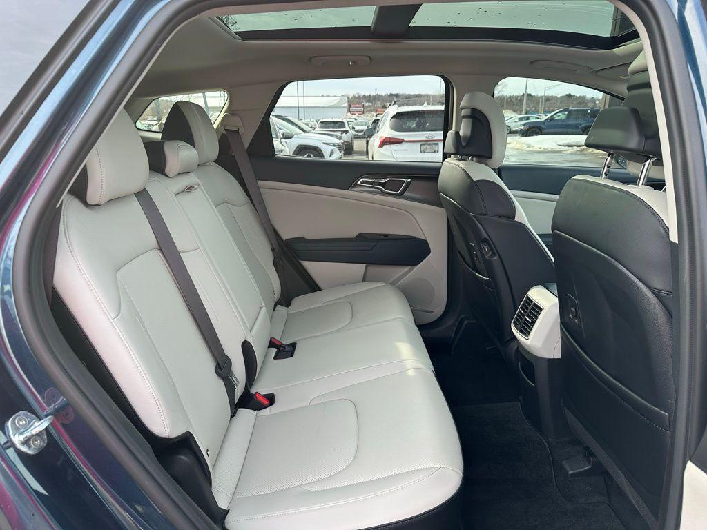 used 2023 Kia Sportage Hybrid car, priced at $24,999