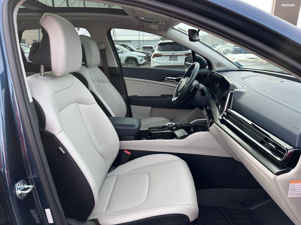 used 2023 Kia Sportage Hybrid car, priced at $24,999