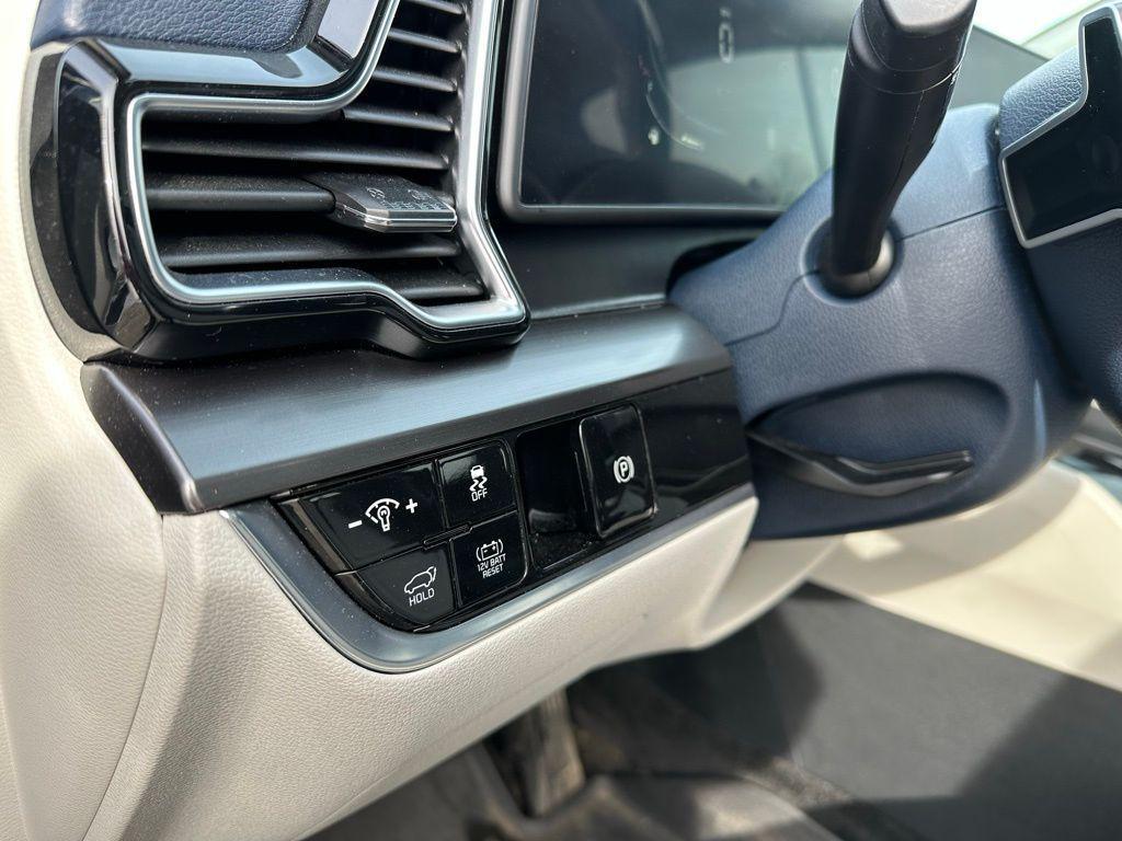 used 2023 Kia Sportage Hybrid car, priced at $24,999