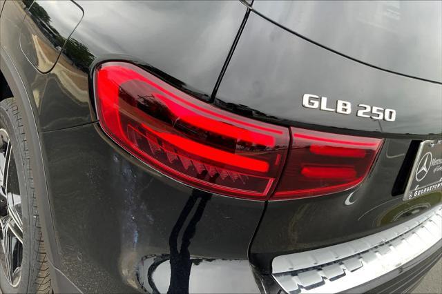 new 2024 Mercedes-Benz GLB 250 car, priced at $52,625