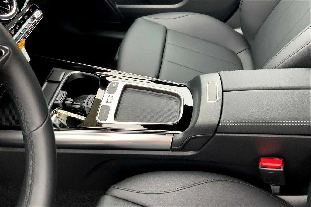 new 2025 Mercedes-Benz GLA 250 car, priced at $42,250